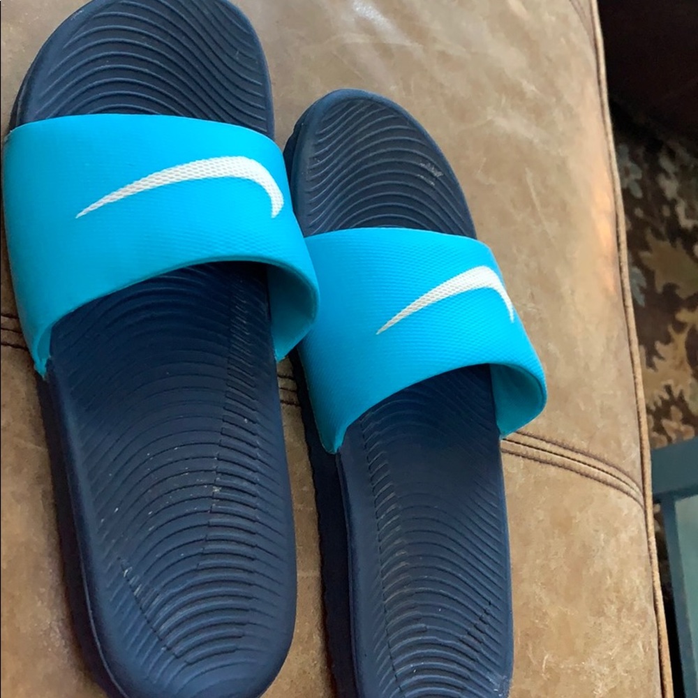 Women’s Nike slides size 8